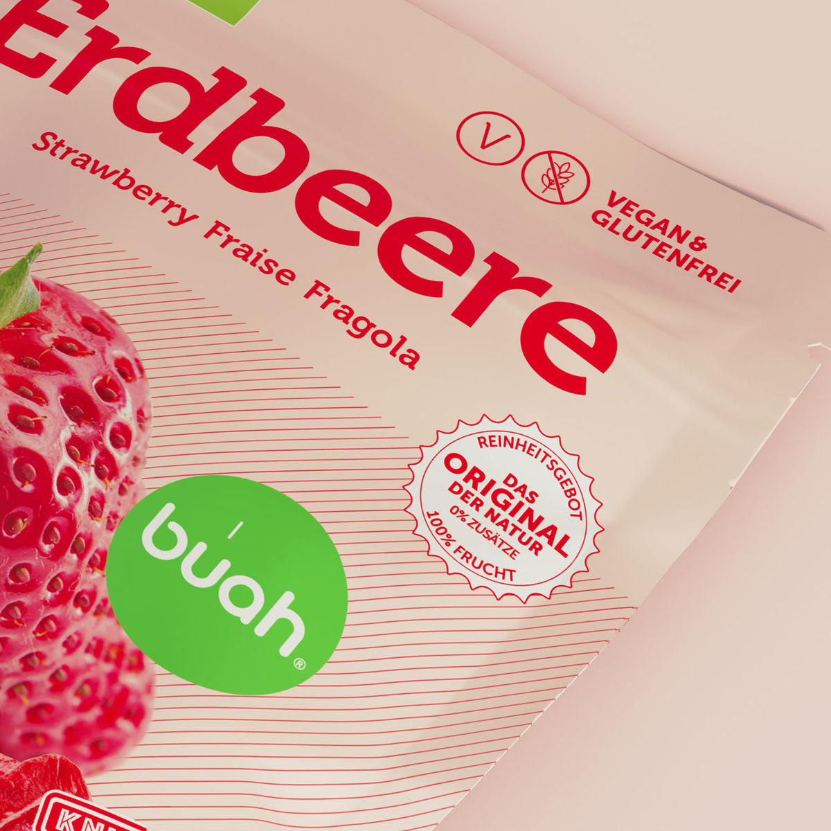 Nahaufnahme buah Erdbeere Snackpack mit buah Logo und buah Reinheitsgebot