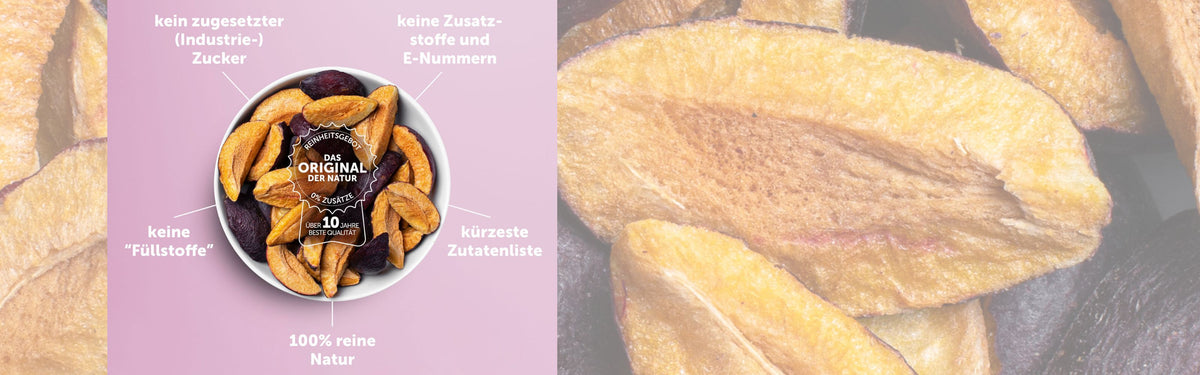 buah gefriergetrocknete Pflaume in sattem lila als Hintergrund in transparent, davor Abbildung einer Schale mit buah gefriergetrockneter Pflaume und 10 Jahre Reinheitsgebot Sigel, darum Stichpunkte zu buah